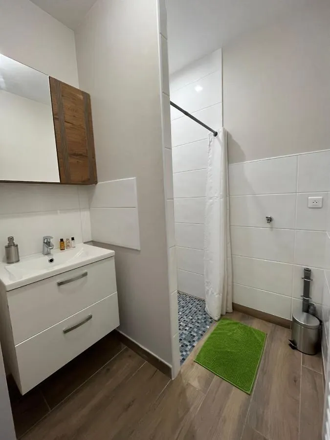 Appartement Renove A 15 Min De Lyon Saint-Fons